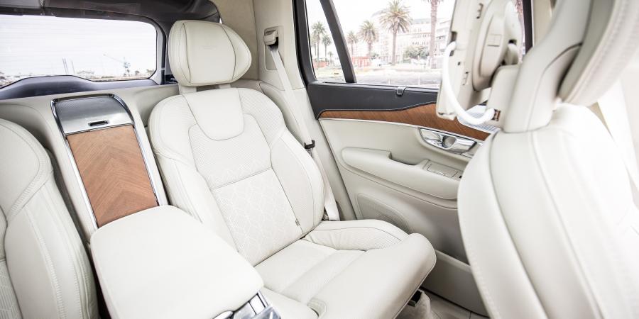 Интерьер Volvo XC90 T8 Excellence 2017 года  (AU) (фото 13 из 15)